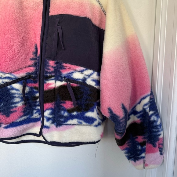 ❌ SOLD ❌ Urban Outfitters Mountain Range Zip Up Jacket - Picture 2 of 4